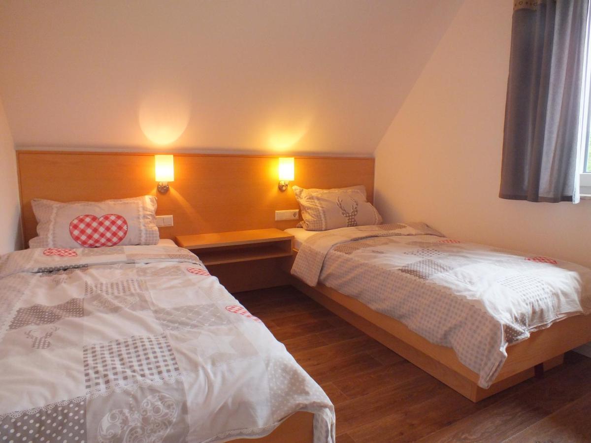 Ferienhaus Moni Mit 2 Separaten Wohnungen Am Silbersee Frielendorf Dış mekan fotoğraf